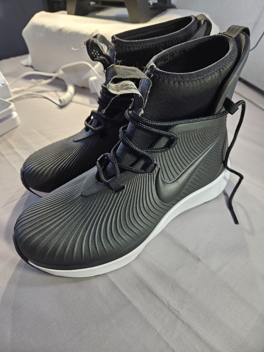 Nike Black High-Top Sneakers with White Sole Sz 5Y Perfect any Occasions